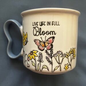 Brand New Cracker Barrel Ceramic Live Life in Full Bloom Blue Handle Mug
